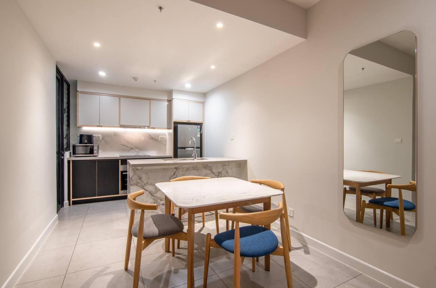 Luxury 2 Or 3Br Apartment In Dist 1 N Pool, Gym, Airport Pickup Ho Chi Minh City Exterior photo